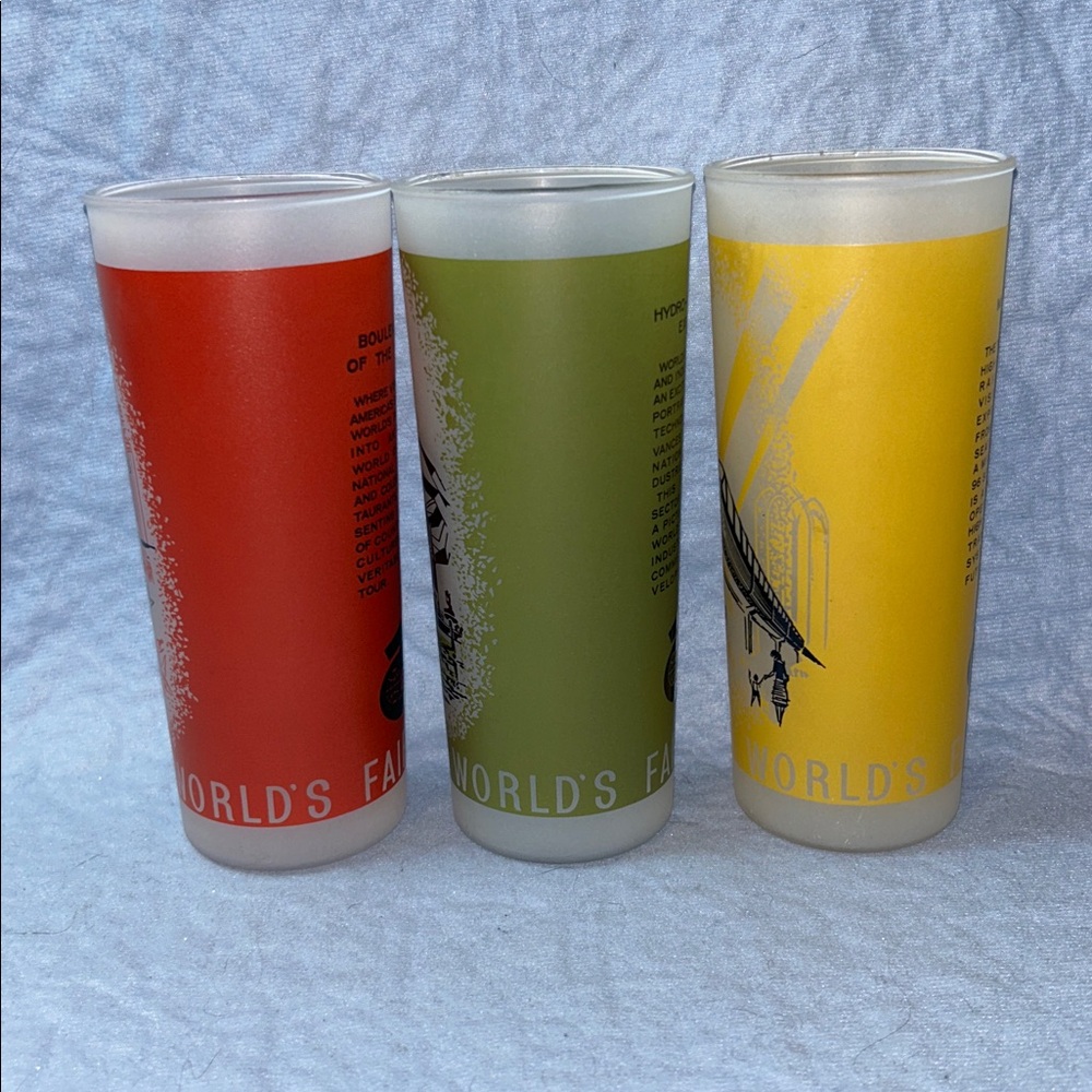 1962 Seattle World's Fair Frosted Glass Set of 3 Tumblers Red Green Yellow - Picture 8 of 15
